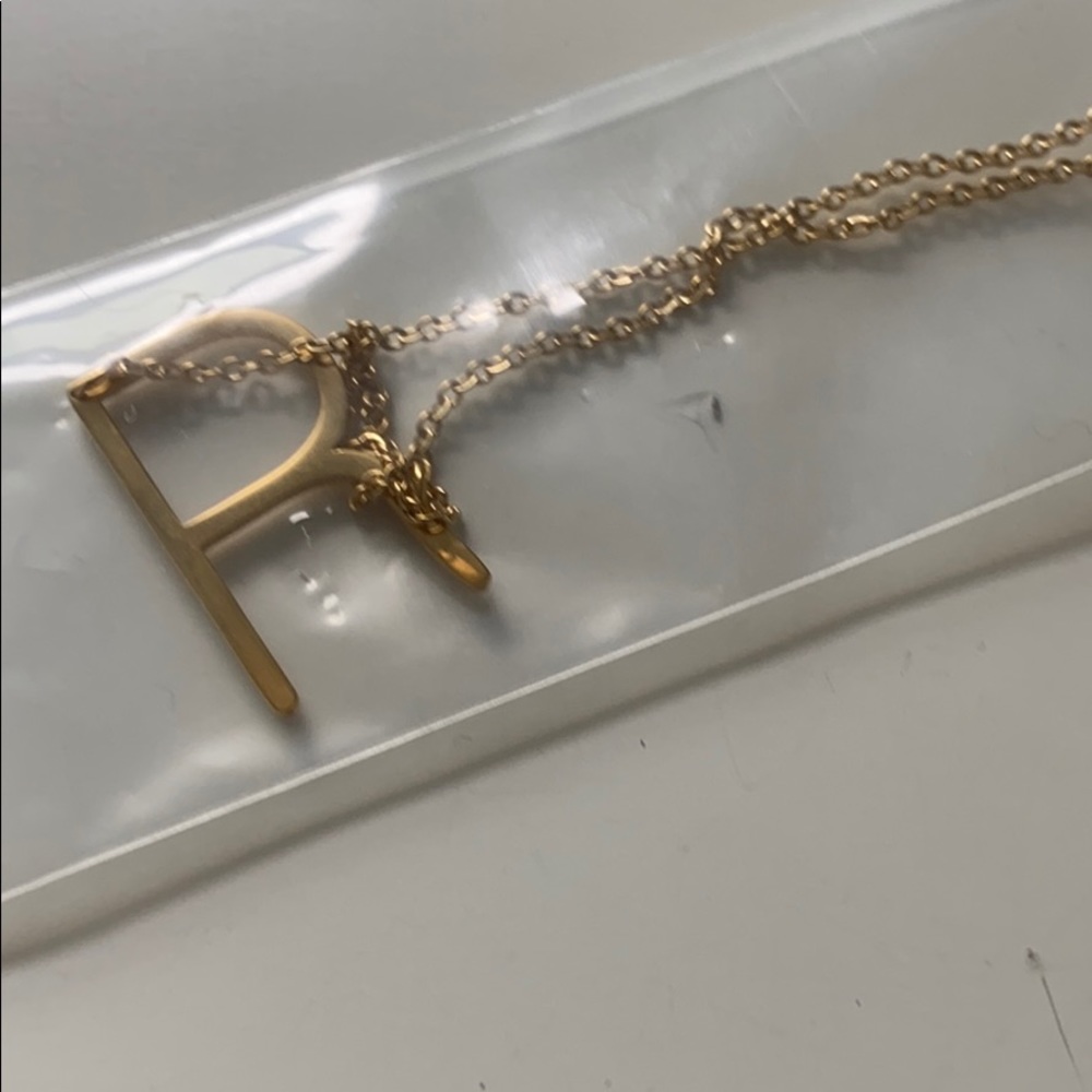 R necklace